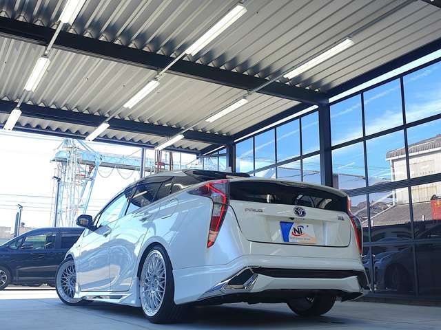 TOYOTA PRIUS 2016 Image 31