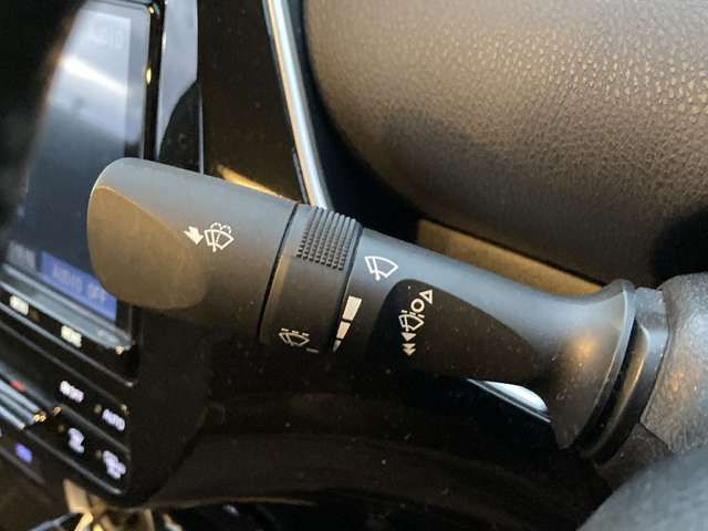 TOYOTA PRIUS PHV 2020 Image 31