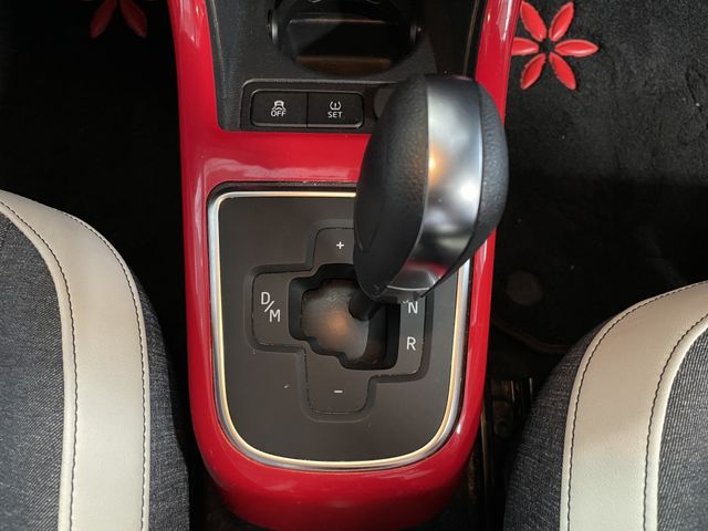 VOLKSWAGEN UP! 2019 Image 31