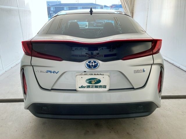 TOYOTA PRIUS PHV 2017 Image 31