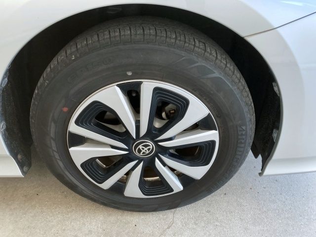 TOYOTA PRIUS PHV 2017 Image 31