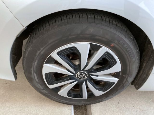 TOYOTA PRIUS PHV 2017 Image 31