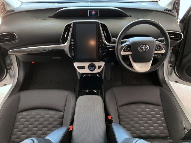 TOYOTA PRIUS PHV 2017 Image 31