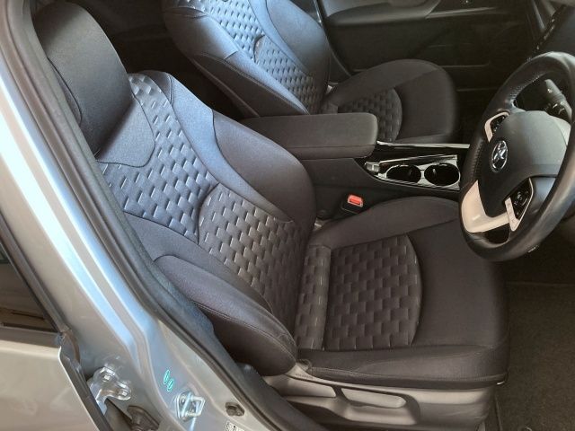 TOYOTA PRIUS PHV 2017 Image 31