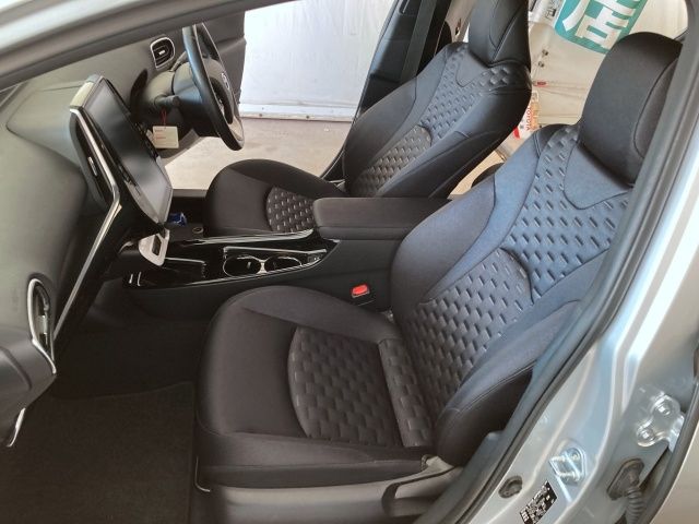 TOYOTA PRIUS PHV 2017 Image 31