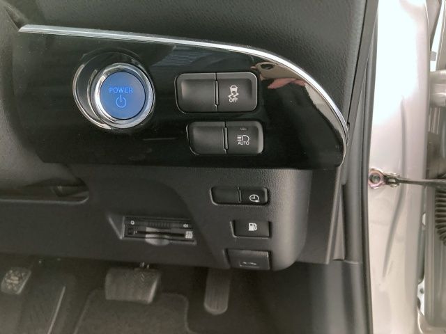 TOYOTA PRIUS PHV 2017 Image 31