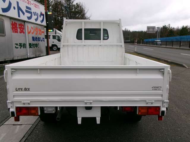 TOYOTA TOWNACE TRUCK 4WD 2015 Image 31