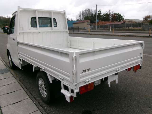 TOYOTA TOWNACE TRUCK 4WD 2015 Image 31