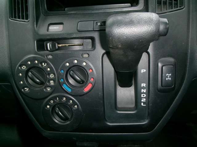 TOYOTA TOWNACE TRUCK 4WD 2015 Image 31