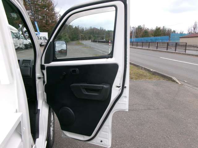 TOYOTA TOWNACE TRUCK 4WD 2015 Image 31