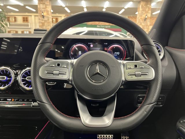 MERCEDES BENZ GLA CL 2020 Image 31