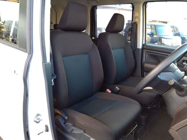 TOYOTA ROOMY 2021 Image 31