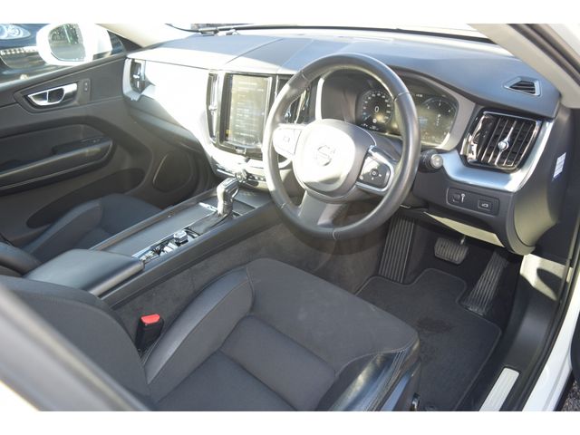 VOLVO XC60 2018 Image 31