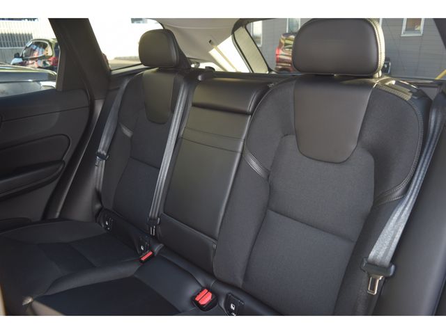 VOLVO XC60 2018 Image 31