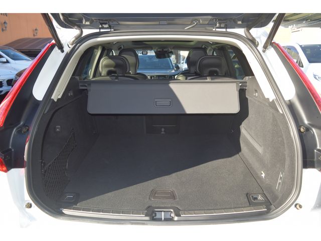 VOLVO XC60 2018 Image 31