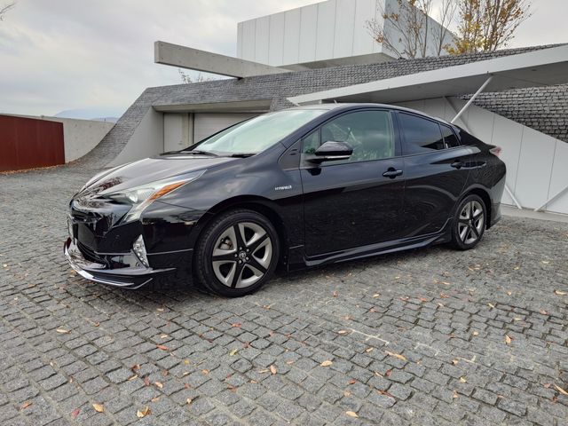 TOYOTA PRIUS 2018 Image 31