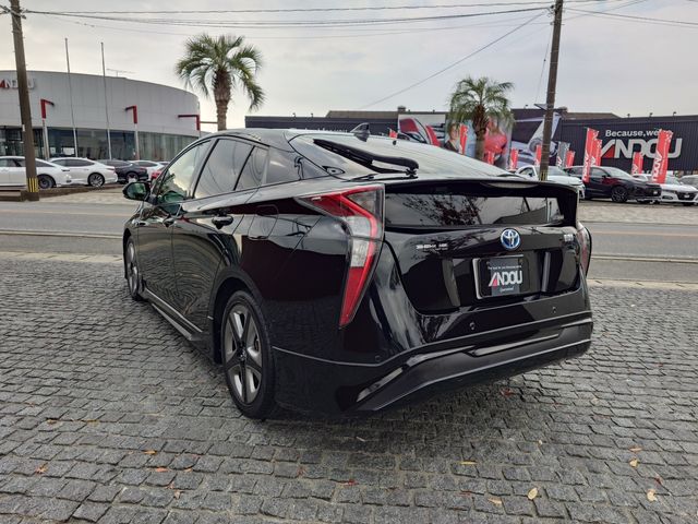 TOYOTA PRIUS 2018 Image 31