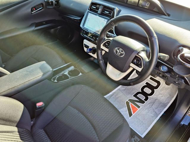 TOYOTA PRIUS 2018 Image 31