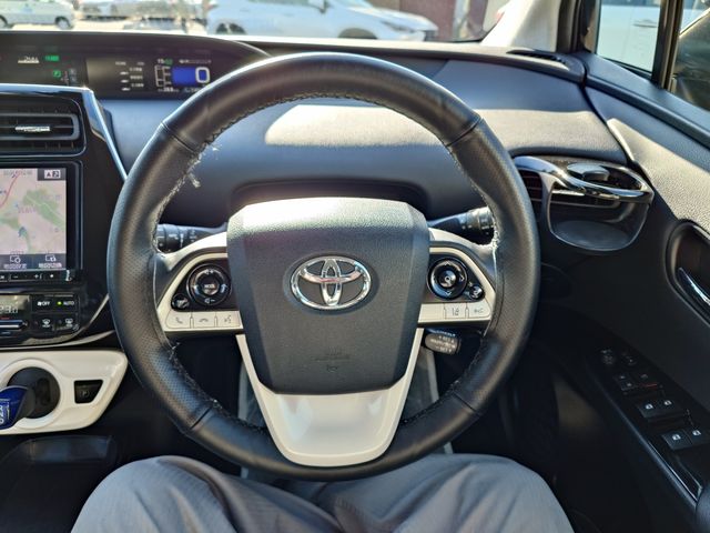 TOYOTA PRIUS 2018 Image 31