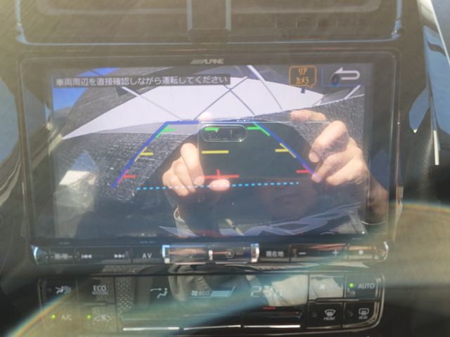 TOYOTA PRIUS 2018 Image 31