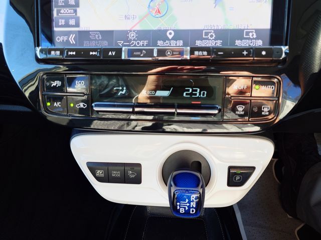 TOYOTA PRIUS 2018 Image 31