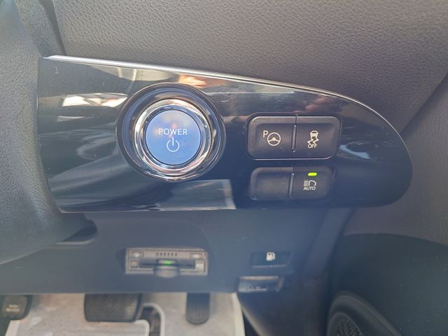 TOYOTA PRIUS 2018 Image 31