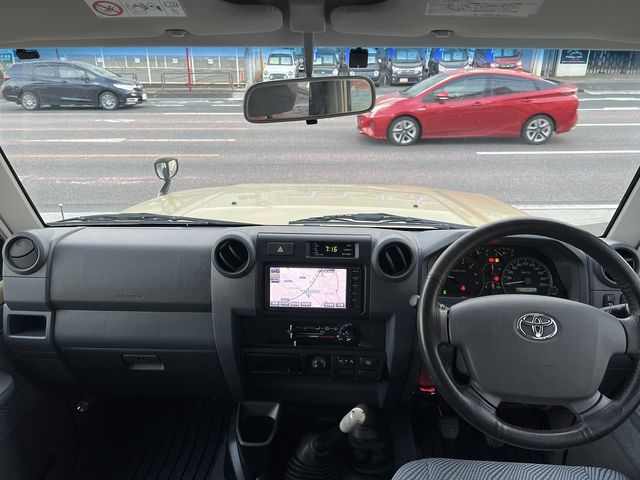 TOYOTA LANDCRUISER VAN 2015 Image 31