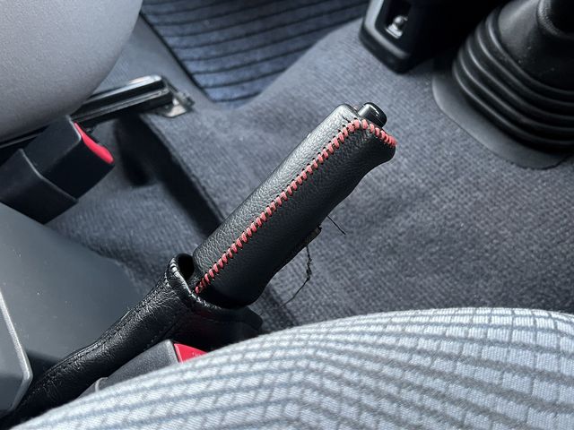 TOYOTA LANDCRUISER VAN 2015 Image 31