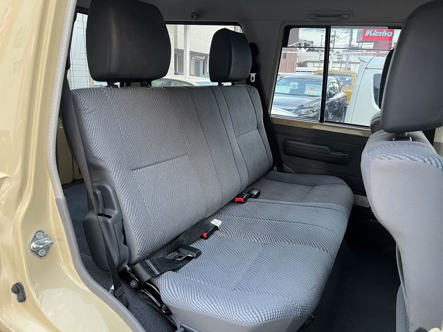 TOYOTA LANDCRUISER VAN 2015 Image 31