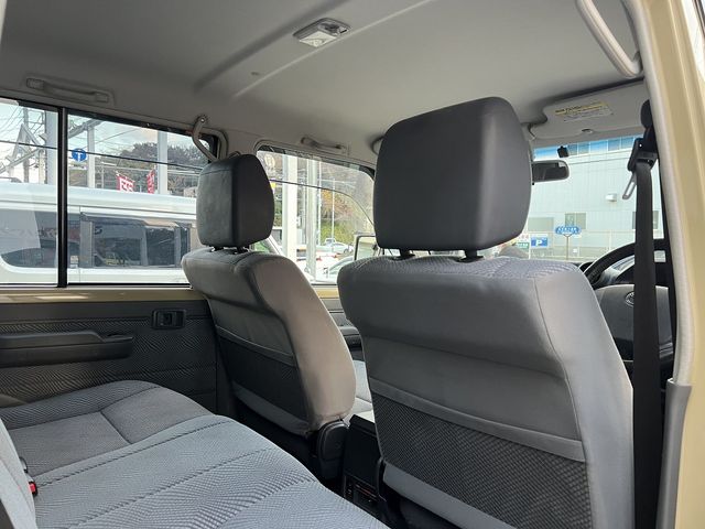 TOYOTA LANDCRUISER VAN 2015 Image 31