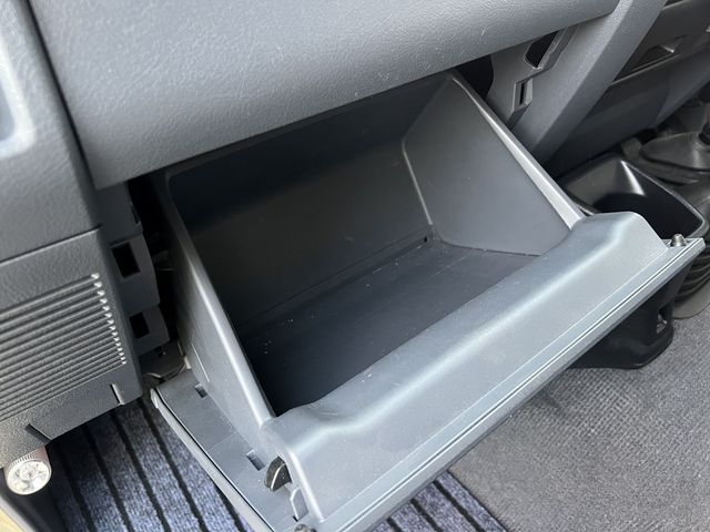 TOYOTA LANDCRUISER VAN 2015 Image 31