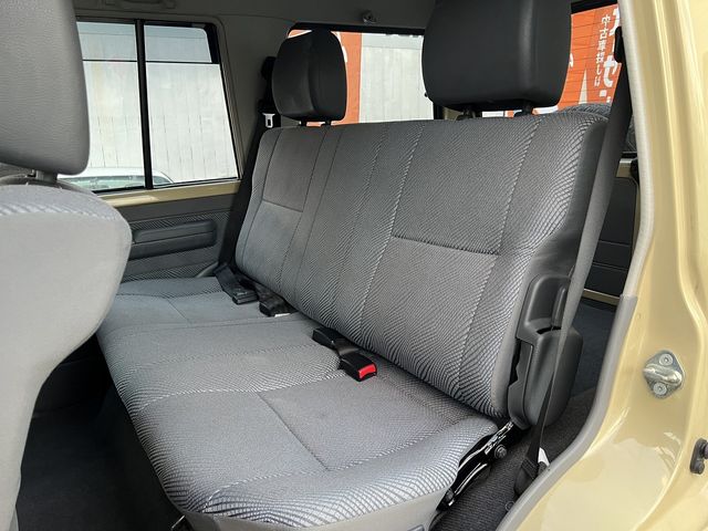 TOYOTA LANDCRUISER VAN 2015 Image 31