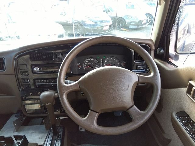 NISSAN CARAVAN COACH 1995 Image 31