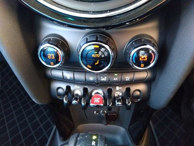 BMW MINI COOPER SD 2016 Image 31