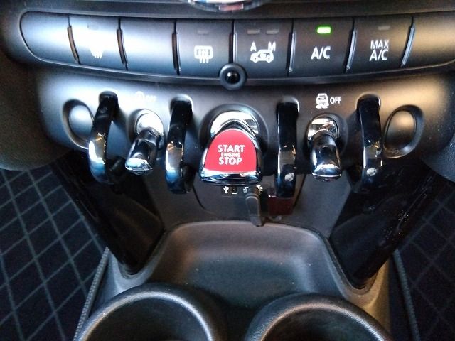 BMW MINI COOPER SD 2016 Image 31