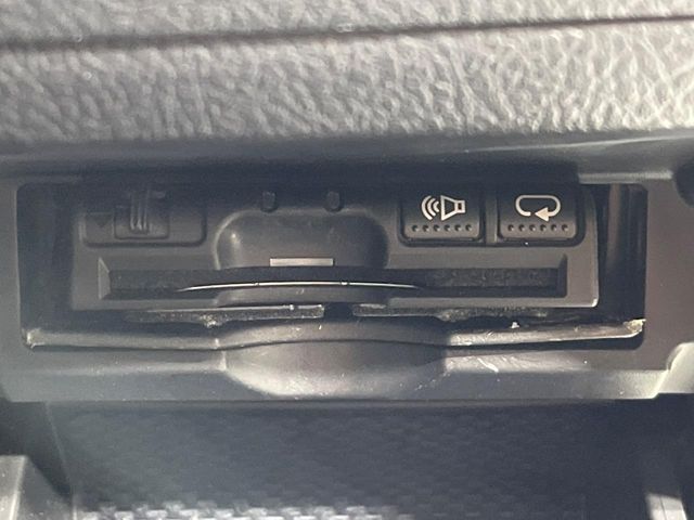 TOYOTA MARK X 2017 Image 31