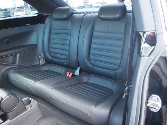 VOLKSWAGEN THE BEETL 2013 Image 31