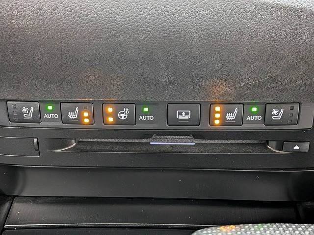 TOYOTA LEXUS ES300H 2019 Image 31