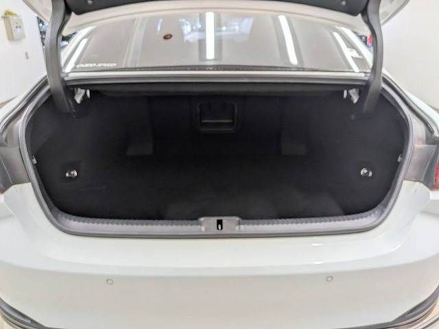 TOYOTA LEXUS ES300H 2019 Image 31