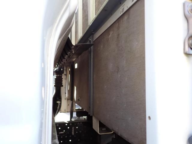 ISUZU ELF 2018 Image 31