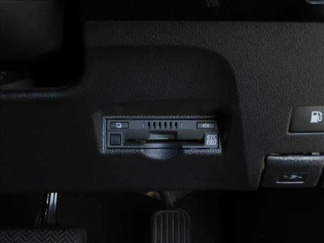 TOYOTA PRIUS 2019 Image 31