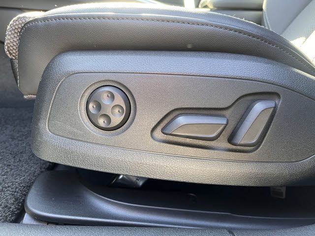 AUDI A4 2017 Image 31