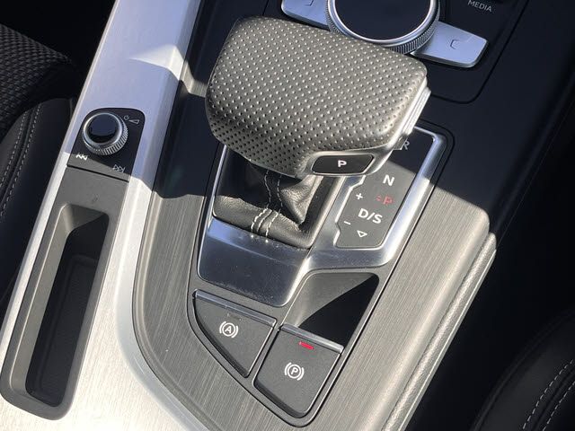 AUDI A4 2017 Image 31