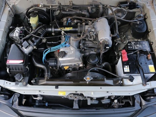 TOYOTA LANDCRUISER PRADO 2001 Image 31