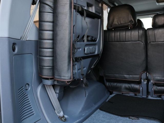 TOYOTA LANDCRUISER PRADO 2001 Image 31