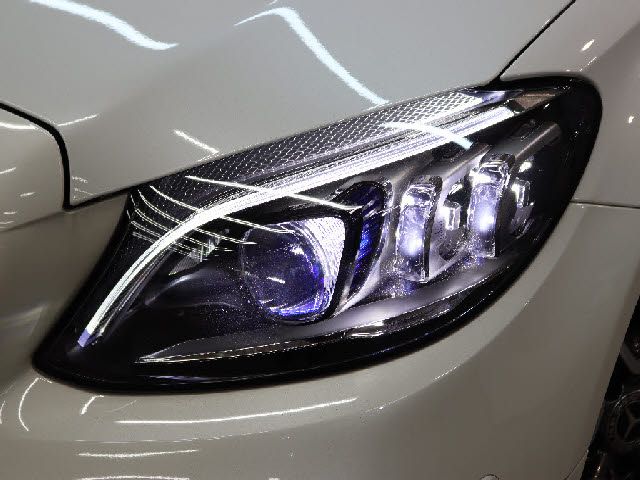 MERCEDES BENZ C CLAS 2019 Image 31