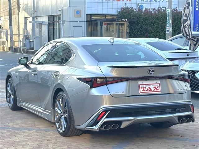 TOYOTA LEXUS IS300H 2020 Image 31