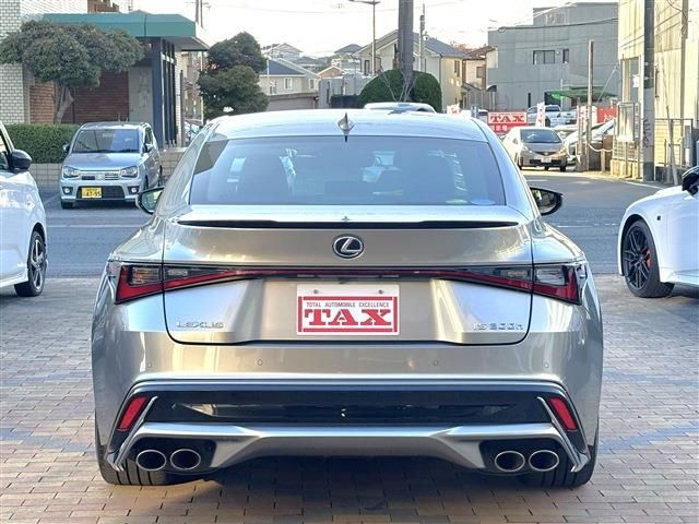 TOYOTA LEXUS IS300H 2020 Image 31