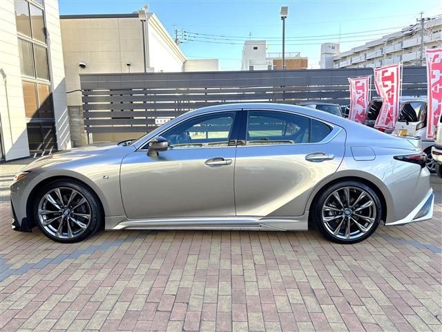 TOYOTA LEXUS IS300H 2020 Image 31