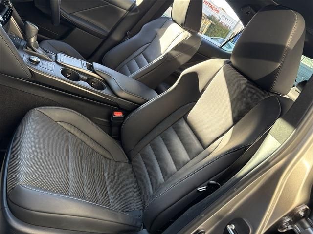 TOYOTA LEXUS IS300H 2020 Image 31